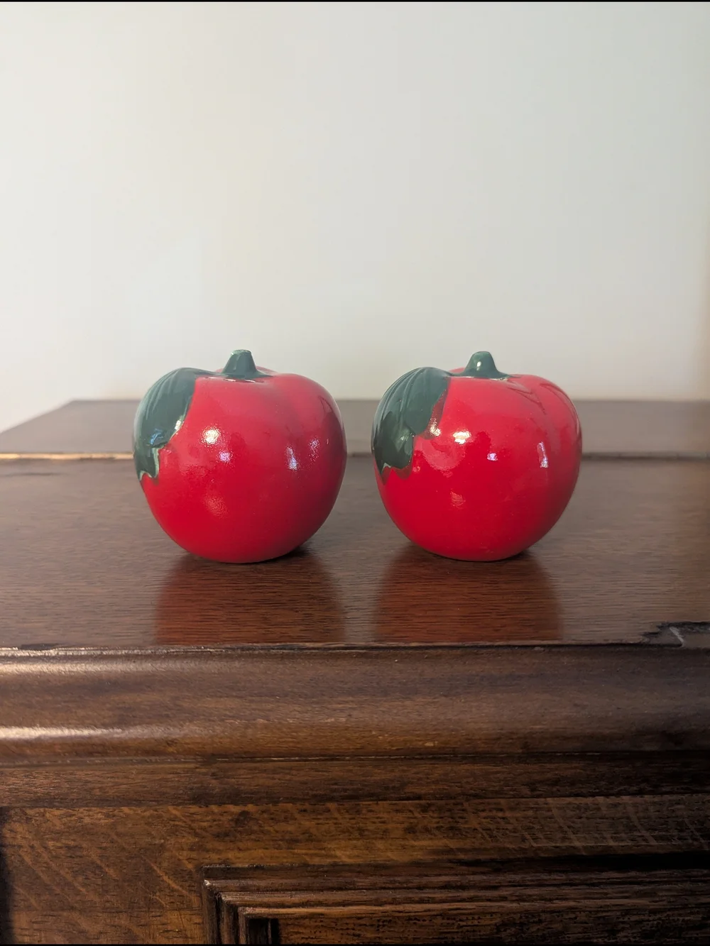 Tomato Salt & Pepper Shakers Set • Mid-Century Retro Kitsch Ceramic